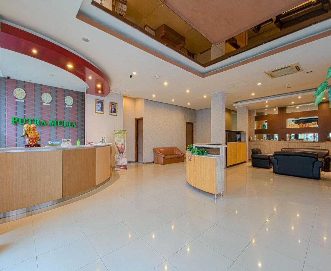 Putra Mulia Hotel מדאן מראה חיצוני תמונה
