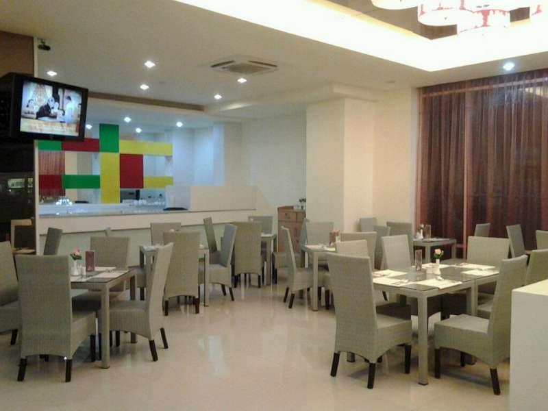 Putra Mulia Hotel מדאן מראה חיצוני תמונה